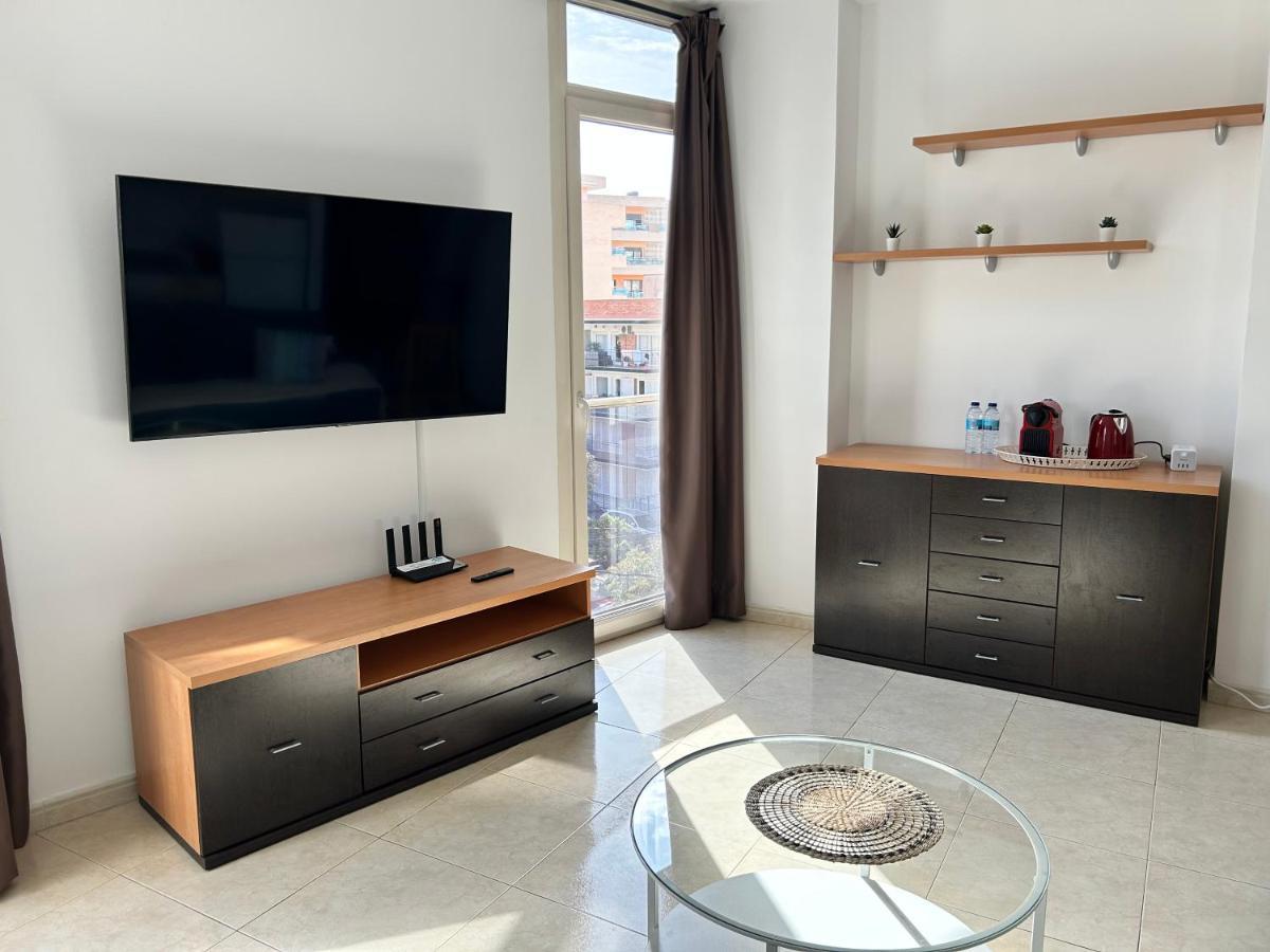 Apartaments Superiors Mtb Only Couples Льорет-де-Мар Экстерьер фото