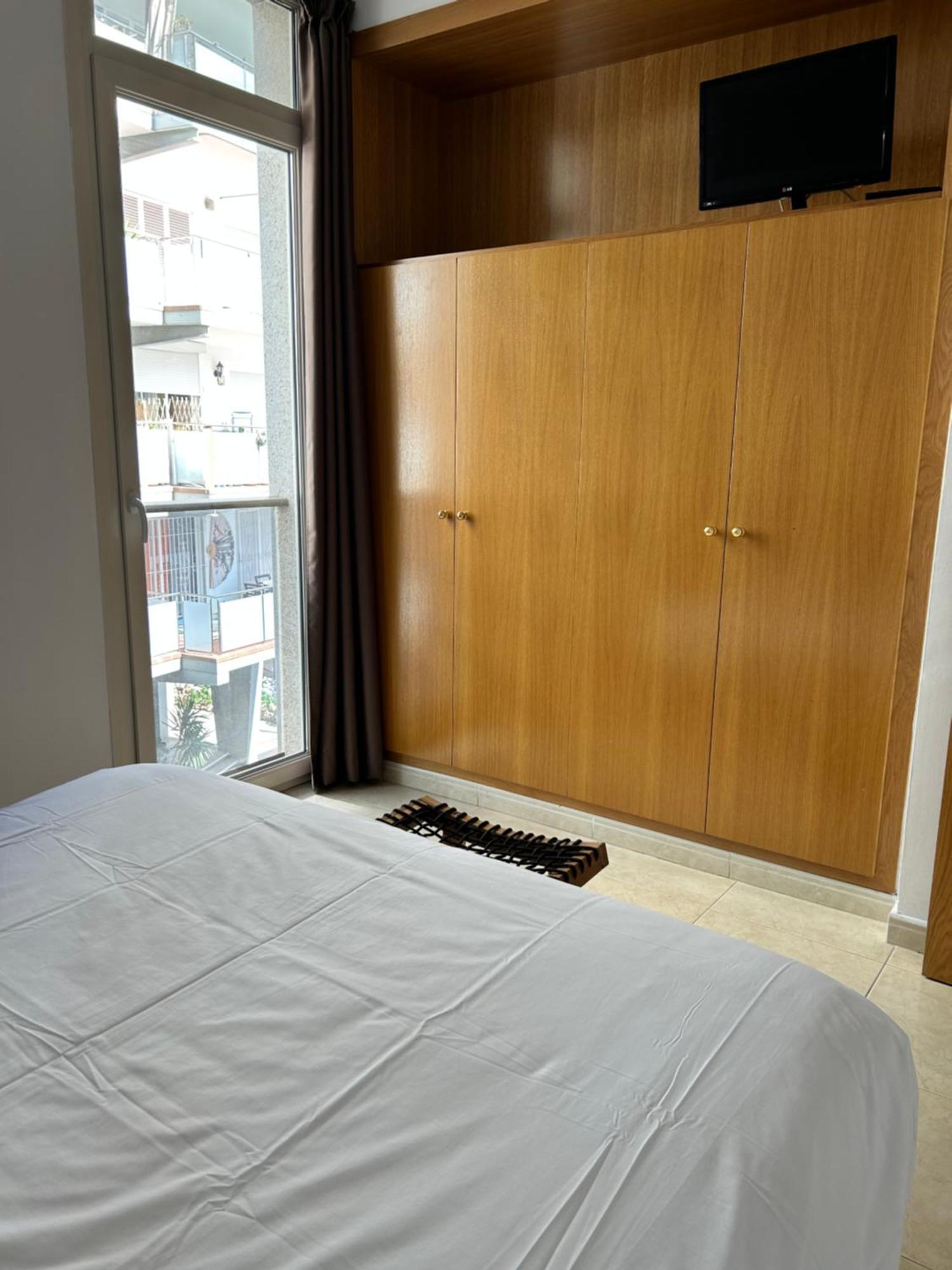 Apartaments Superiors Mtb Only Couples Льорет-де-Мар Экстерьер фото