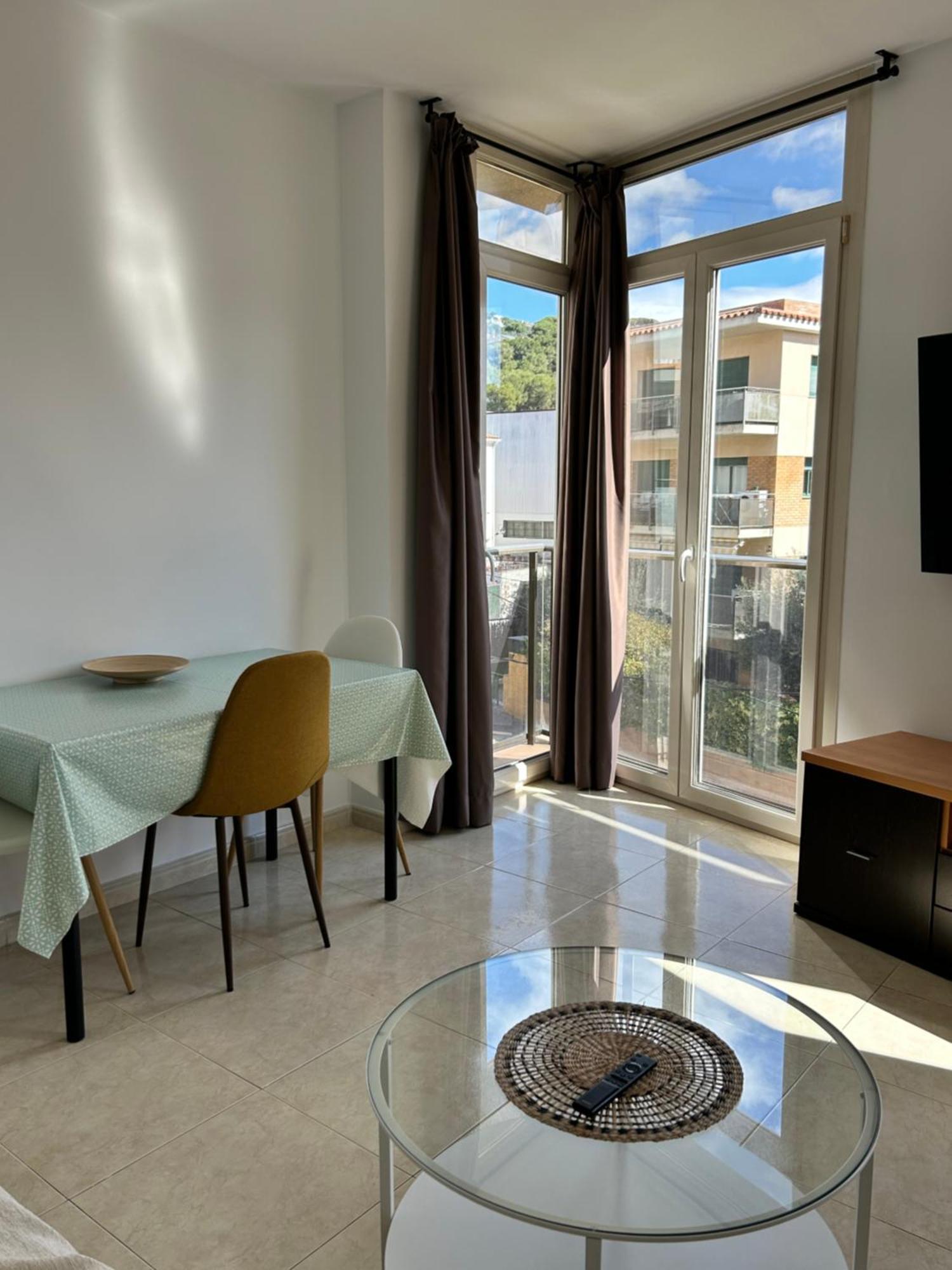 Apartaments Superiors Mtb Only Couples Льорет-де-Мар Экстерьер фото