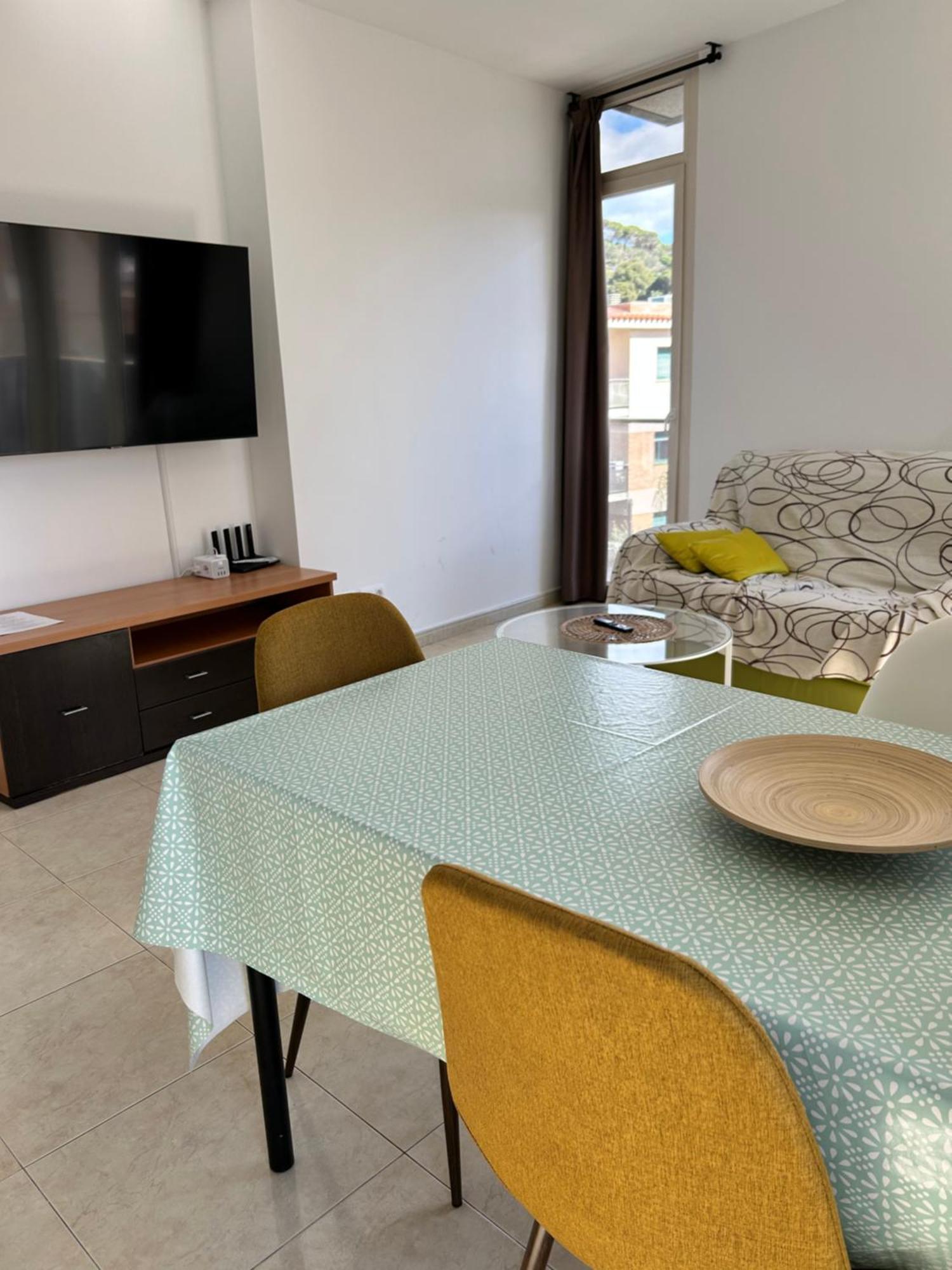 Apartaments Superiors Mtb Only Couples Льорет-де-Мар Экстерьер фото