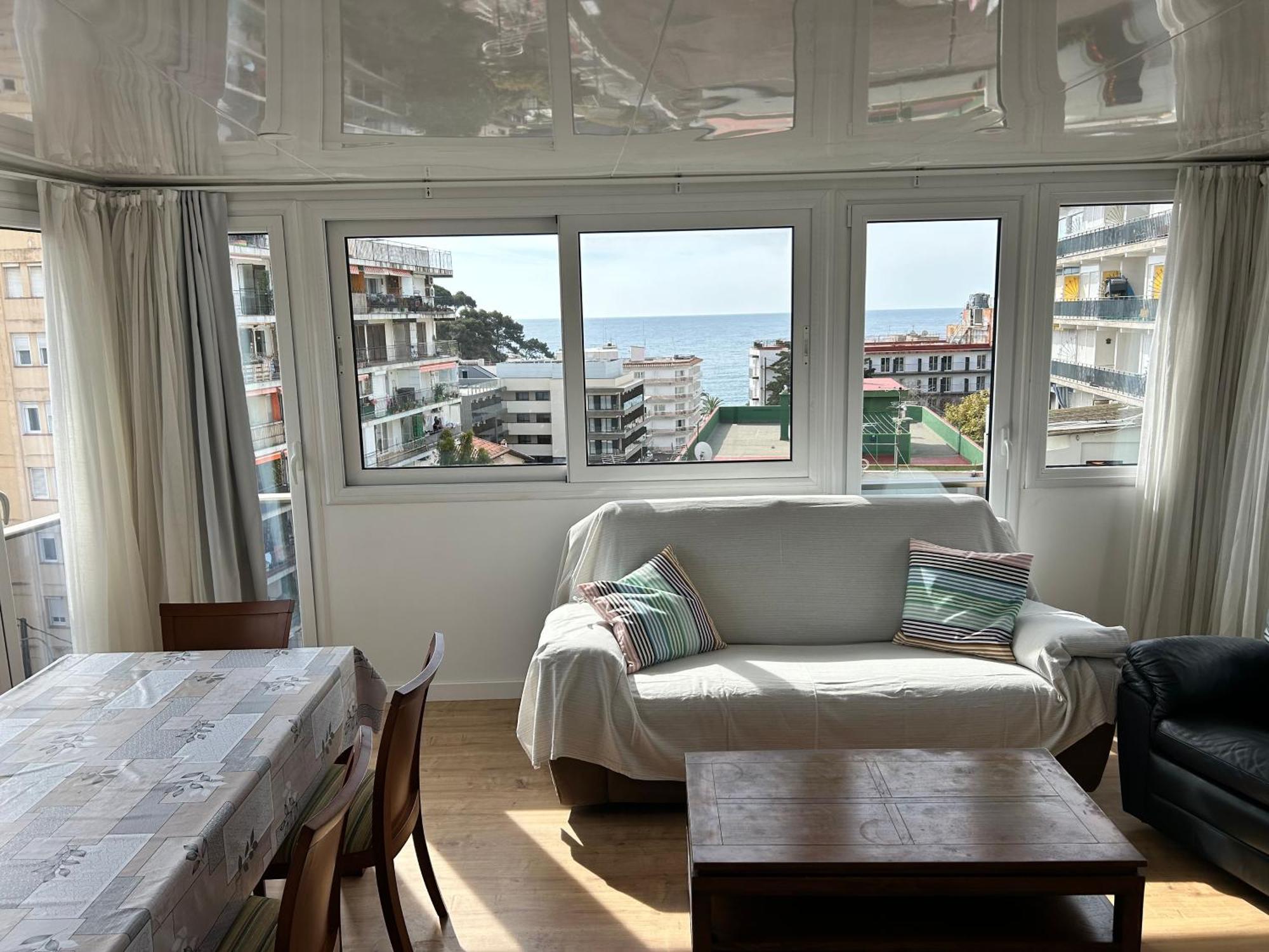 Apartaments Superiors Mtb Only Couples Льорет-де-Мар Экстерьер фото