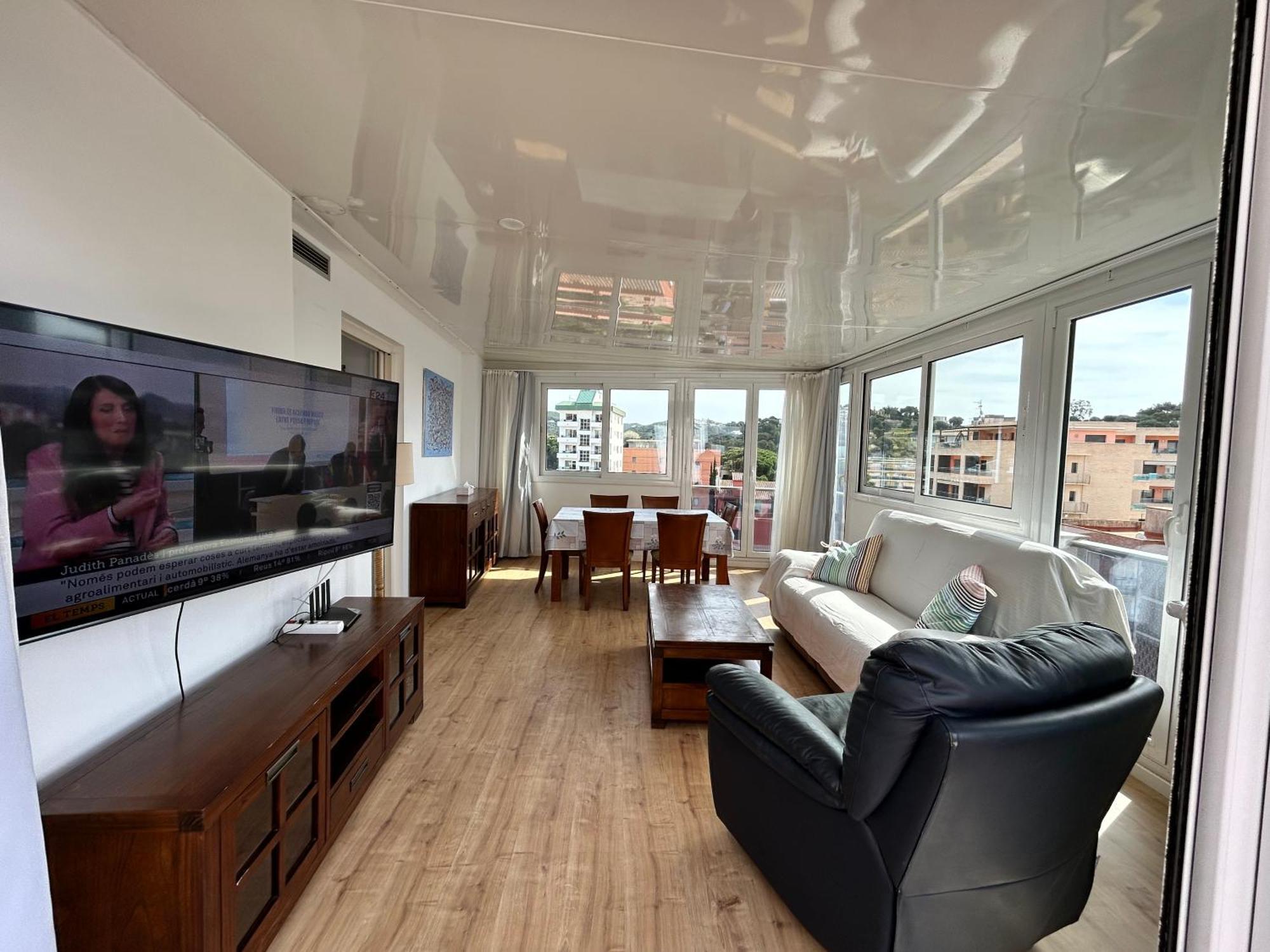 Apartaments Superiors Mtb Only Couples Льорет-де-Мар Экстерьер фото