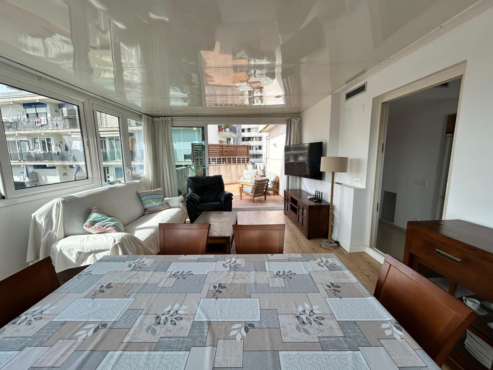 Apartaments Superiors Mtb Only Couples Льорет-де-Мар Экстерьер фото